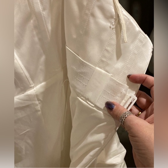 Private label strapless a-line ivory taffeta wedding gown - Picture 9 of 14